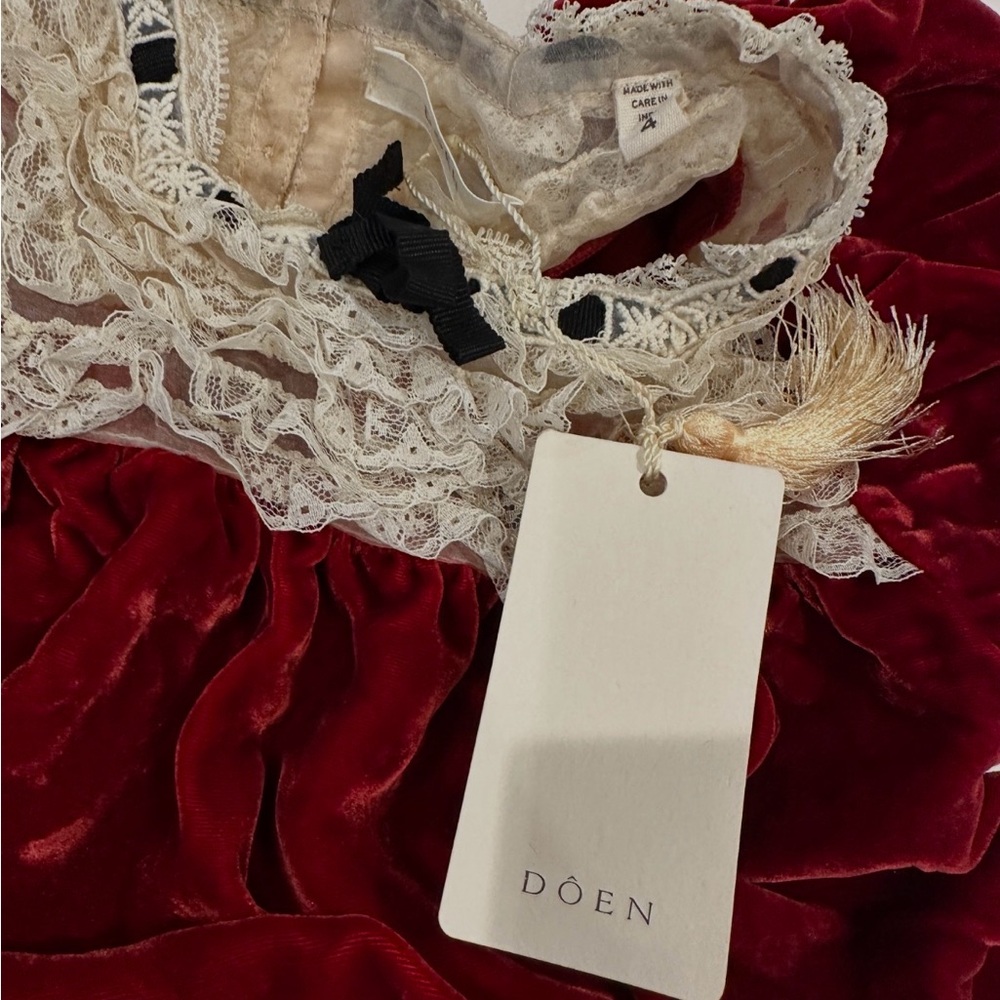 Rare! Doen Rondes Velvet Dress with Lace Trim - Picture 2 of 5